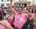 Centenas de pessoas juntaram-se em Elvas na manhã deste domingo para a caminhada solidária Outubro Rosa, promovida pela Extensão local do Núcleo Regional de Portalegre da Liga Portuguesa contra o Cancro.