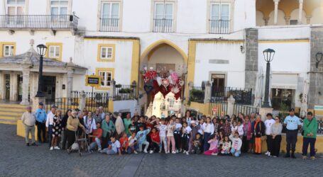 A Câmara Municipal de Elvas assinalou esta terça-feira, 22, na Praça da República, o Dia Internacional para a Erradicação da Pobreza e da Exclusão Social e o Dia Municipal para a Igualdade