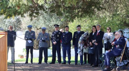 Os Amigos do Cemitério dos Ingleses assinalaram esta segunda-feira, dia 11, o Remembrance Day, que se comemora no dia 11 de novembro e homenageia os soldados britânicos falecidos, na Primeira Grande Guerra.